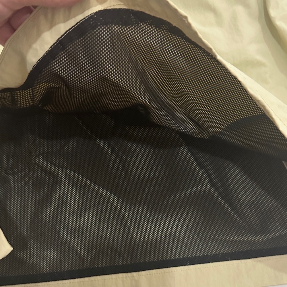 💰$10 CLOSET SALE 💰 Arrow Beige Mini Nylon Skirt - Picture 5 of 7